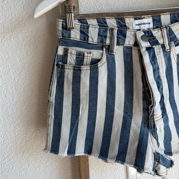 Superdown Sydney Striped Denim Cut Off Shorts sz: 25 NWT - Picture 3 of 10
